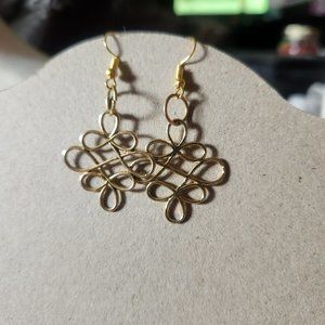 Gold Tone Hook Intricate Design Dangle Earrings NWT Style Tony Alexander Jewelry